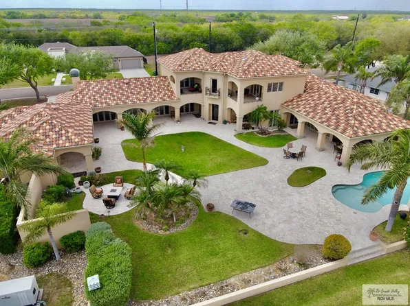 996 Villa Dr, Rancho Viejo, TX 78575