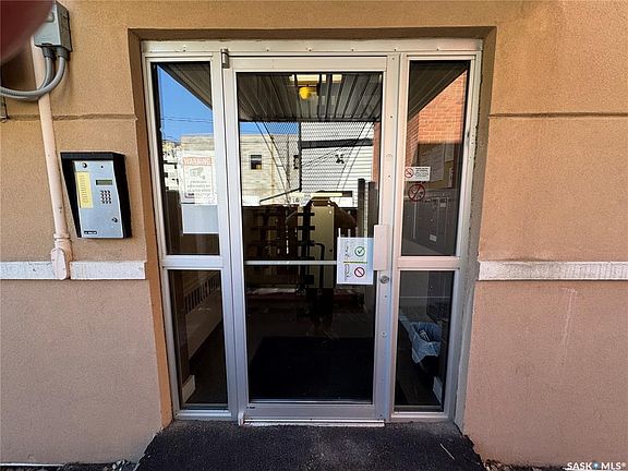 3rd image of UNIT 2A-2125 LORNE STREET
