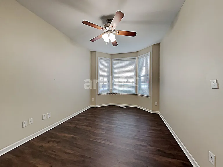 864 Brookdale Ln — Photo 10