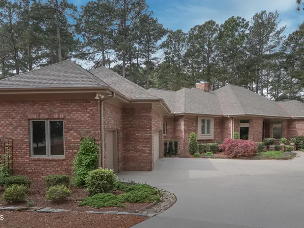 32 Oxton Circle, Pinehurst, NC 28374
