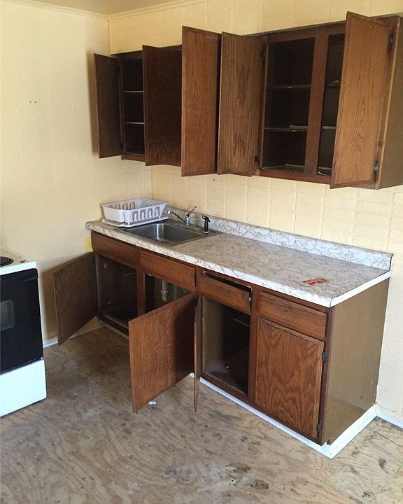 2nd image of 709 N Liberty Ave