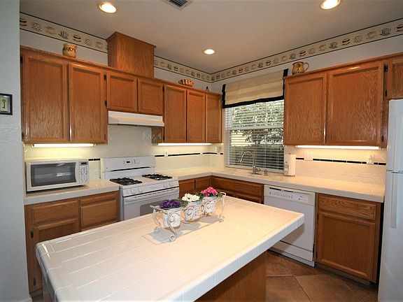 3rd image of 2875 Roseau Way