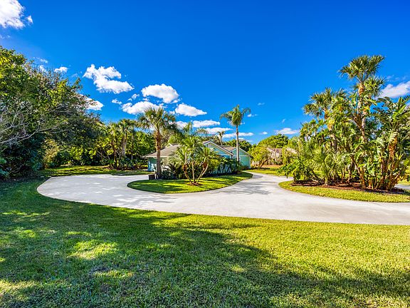 4th image of 2232 SW RACQUET CLUB Drive