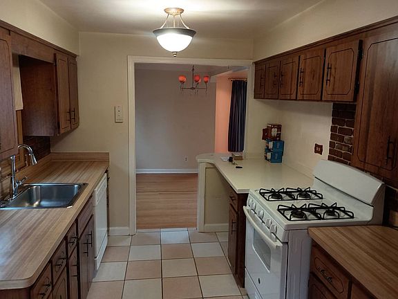 5th image of 6506 S Canterbury Rd