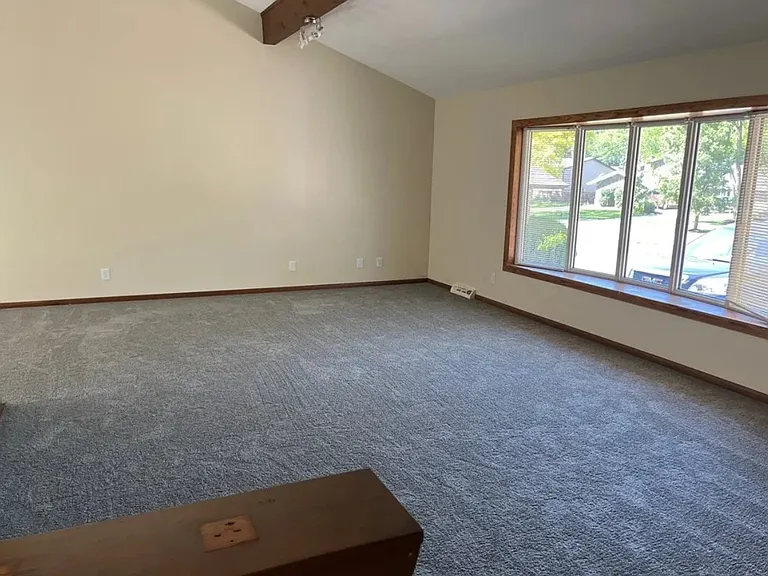 14741 Indian Creek Dr — Photo 3