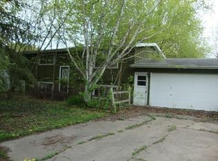 834 Church St SW, Hutchinson, MN 55350