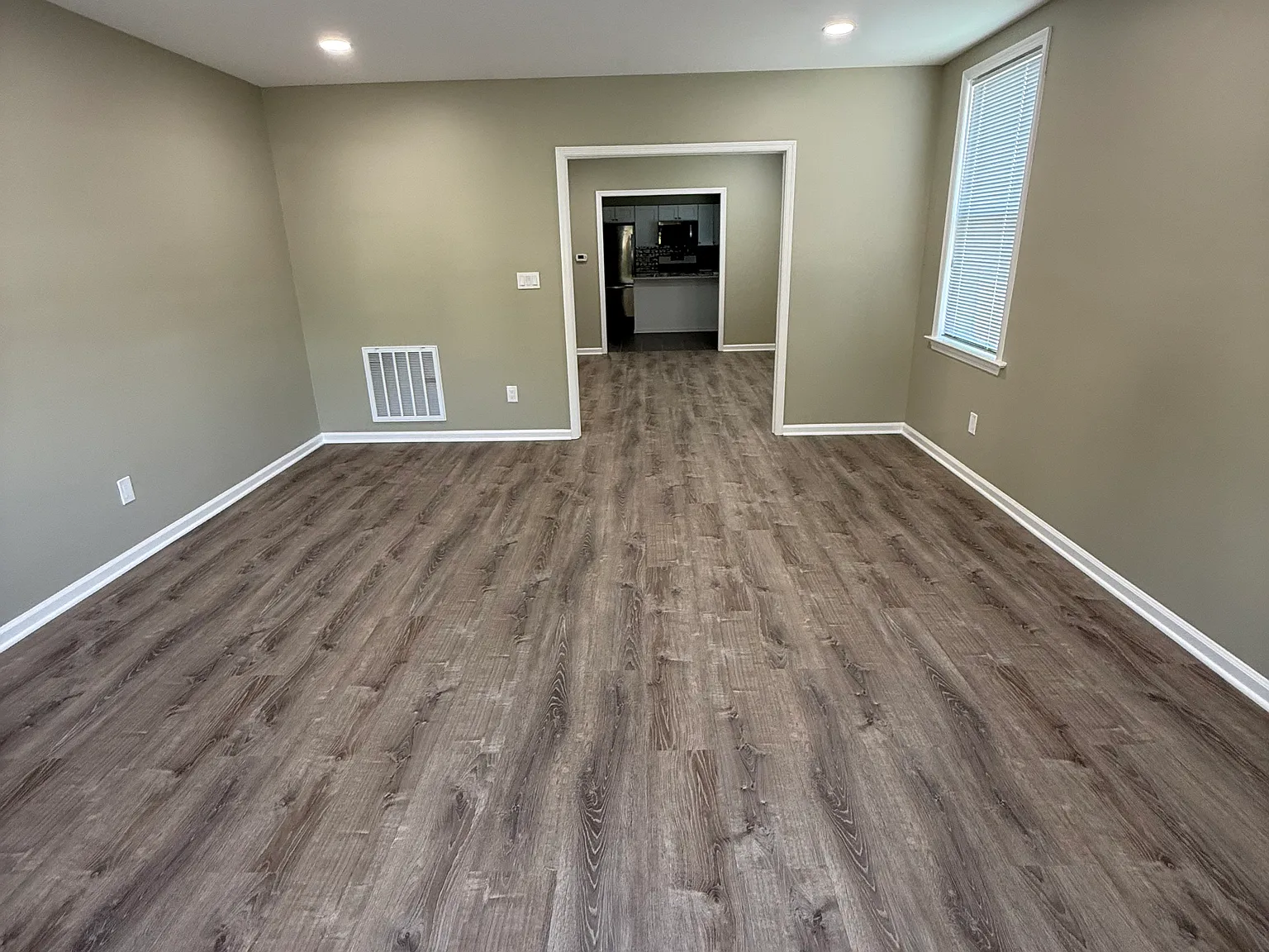 2 bed, 2200 sqft, $3,600 — Photo 4