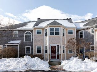 4 Harbor Hill Dr #4, Buzzards Bay, MA 02532