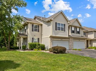 2253 Sunrise Cir, Aurora, IL 60503