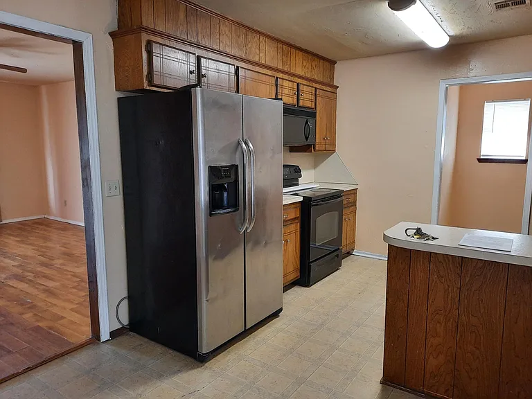 812 E Walnut St — Photo 19