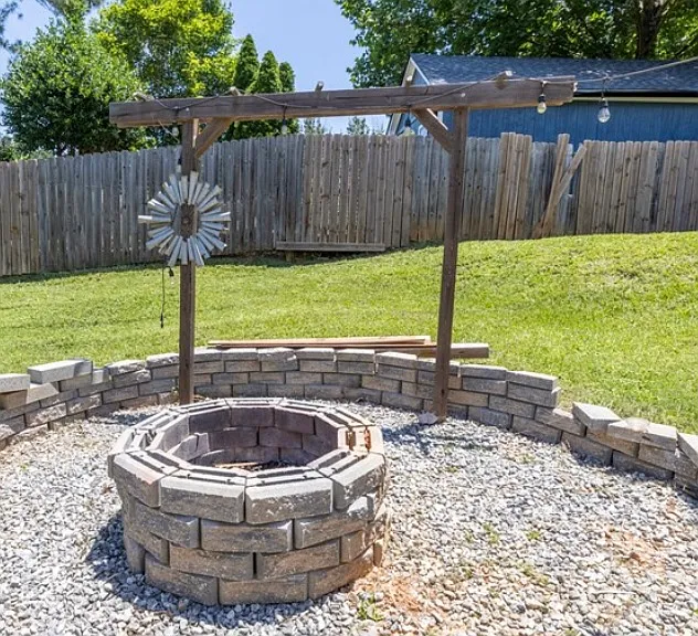 8428 Canaan Dr — Photo 16