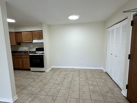 2nd image of 945 Westmoreland Dr
