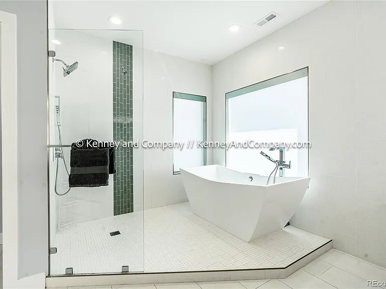 6438 Farthing Dr — Photo 30