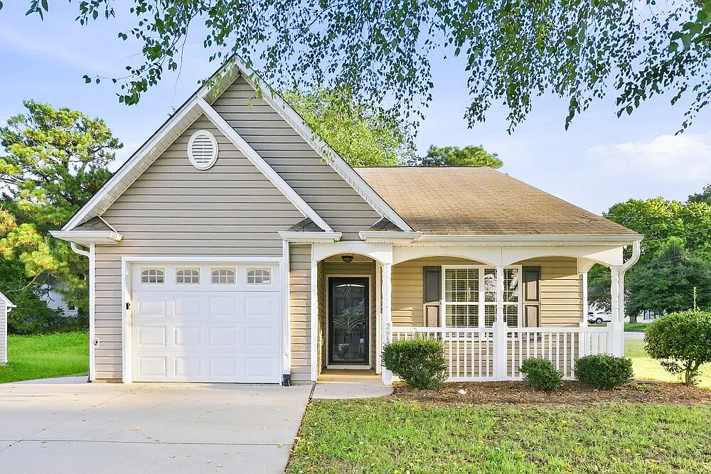3 bed, 2.0 bath, 1201 sqft, $1,630 — Photo 1