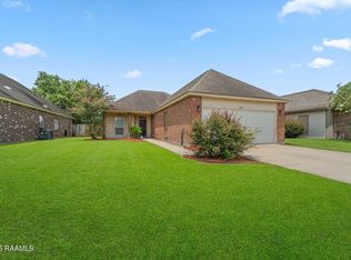 2934 Nicholson Lake Dr, Baton Rouge, LA 70810