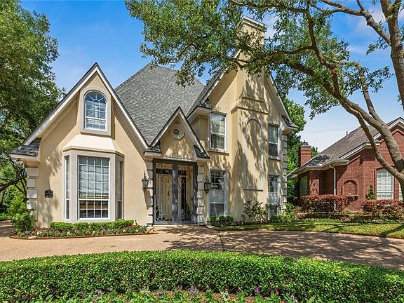 3rd image of 3209 Wood Lake Dr
