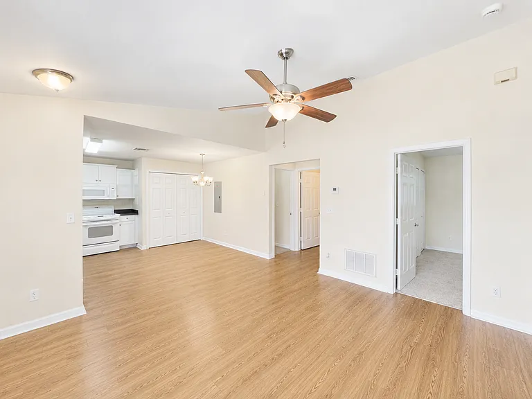 1105 Harold Ave S — Photo 6