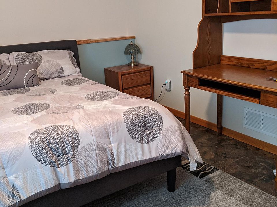 2nd image of 4110 Trumpeter Dr SE