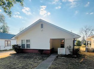 1305 Klabzuba Ave, Prague, OK 74864