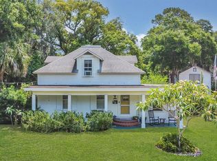 412 N Disston Ave, Tavares, FL 32778
