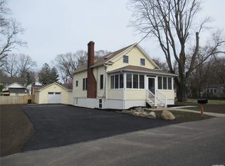 19 Milburn Rd, Sound Beach, NY 11789