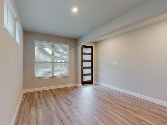 3rd image of 4021 Saddlehorn Way