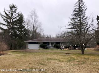 330 E Sherwood Rd, Williamston, MI 48895