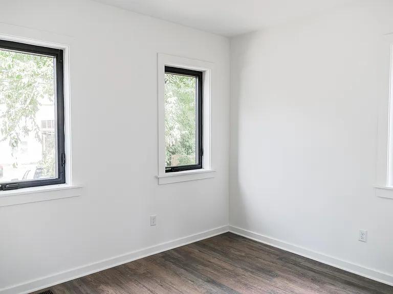 1260 Parkwood Ave — Photo 10