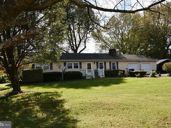 2nd image of 7549 Pilcher St