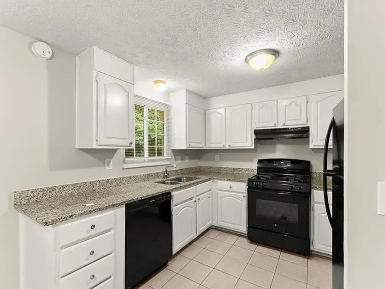 2036 Countydown Ln — Photo 8