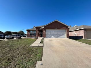 5752 Talons Crest Cir, Fort Worth, TX 76179