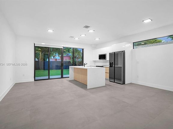 3rd image of 919 NW 55th St #1