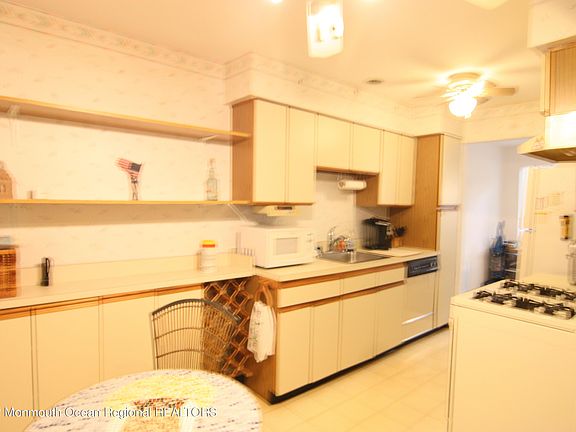 4th image of 316 Longwood Dr #31-6