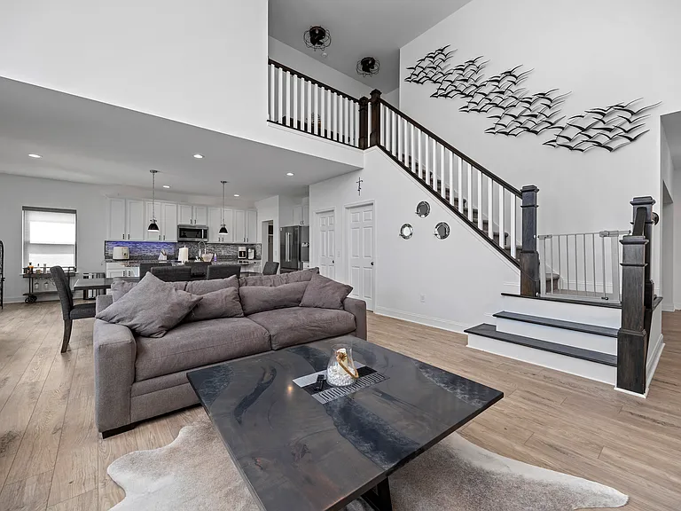 2717 S Waterside Ct — Photo 11