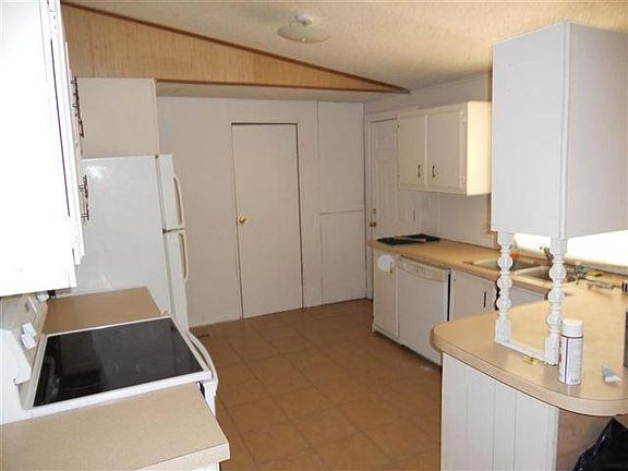 5th image of 219 Horseshoe Dr