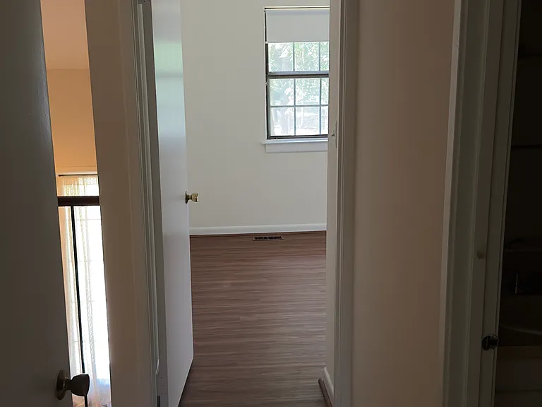 HALLWAY IN THE SECOND FLOOR