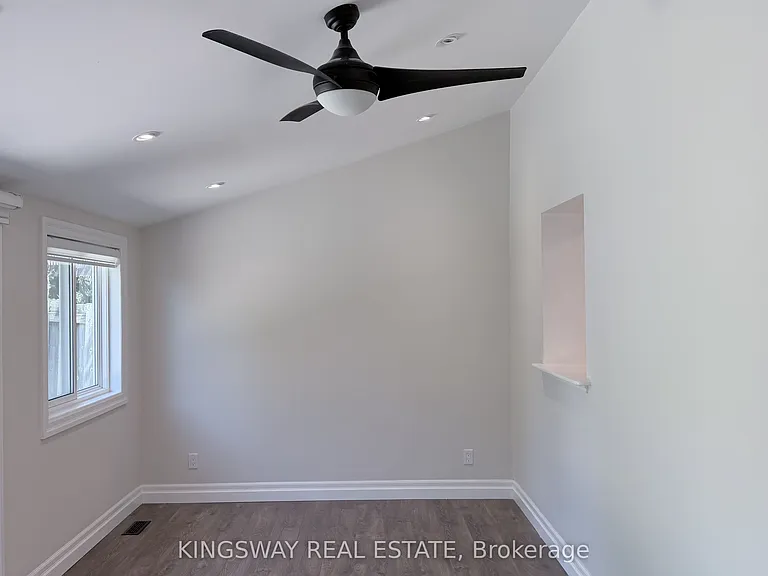 3123 Bartholomew Cres — Photo 13