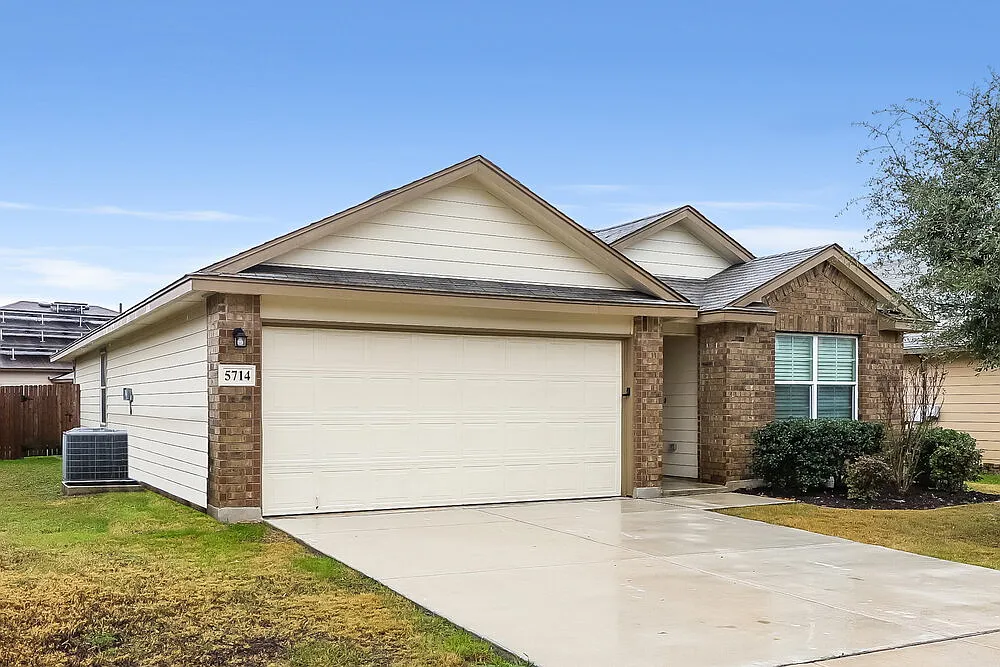 4 bed, 2.0 bath, 1733 sqft, $1,805 — Photo 3