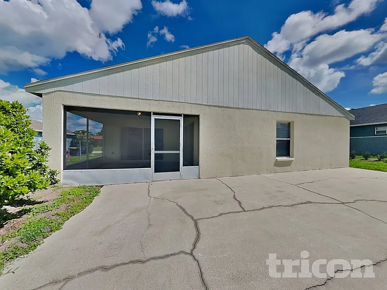 7641 Manor Dr — Photo 15