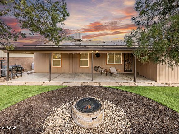 3rd image of 1709 W Applecreek Pl