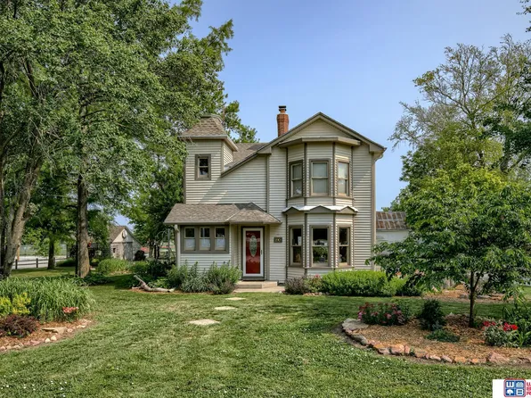 600 W 9th St, Palmyra, NE 68418