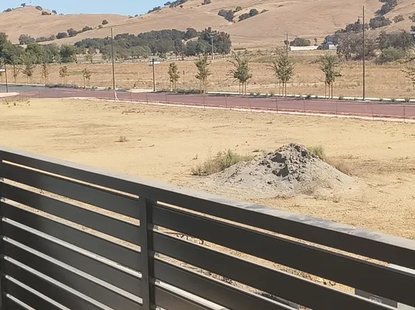 403 National Garden Ln #A, Vacaville, CA 95687