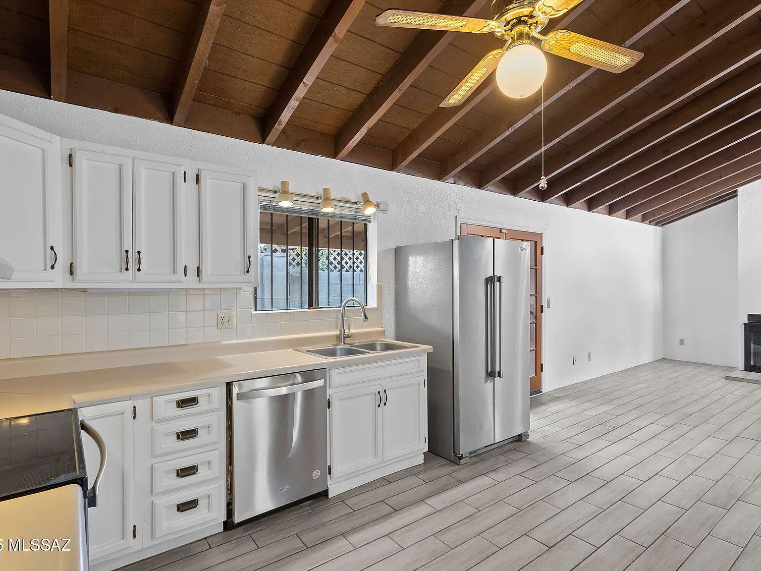 2 bed, 967 sqft, $1,375 — Photo 4
