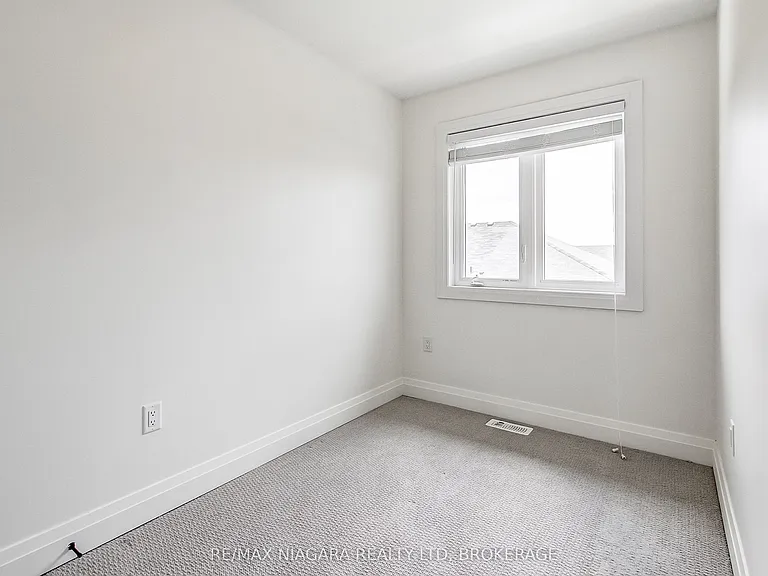 461 Blackburn Dr — Photo 25