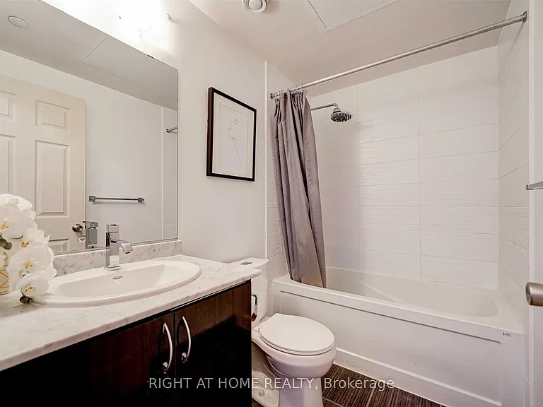 7171 Yonge St #511 — Photo 11