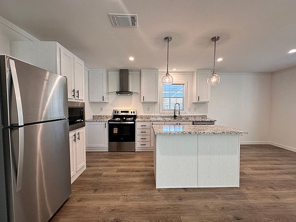 5th image of 1016 Cosmos Dr #85