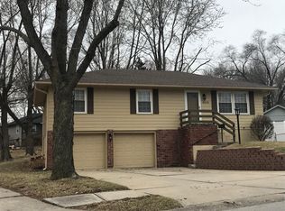 4006 S Milton Dr, Independence, MO 64055