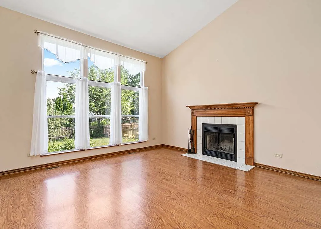 4 bed, 1694 sqft, $3,800 — Photo 3