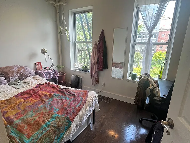 521 E 12th St #11 — Photo 2