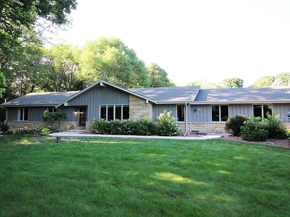 1st image of N91W20810 Hillview Dr